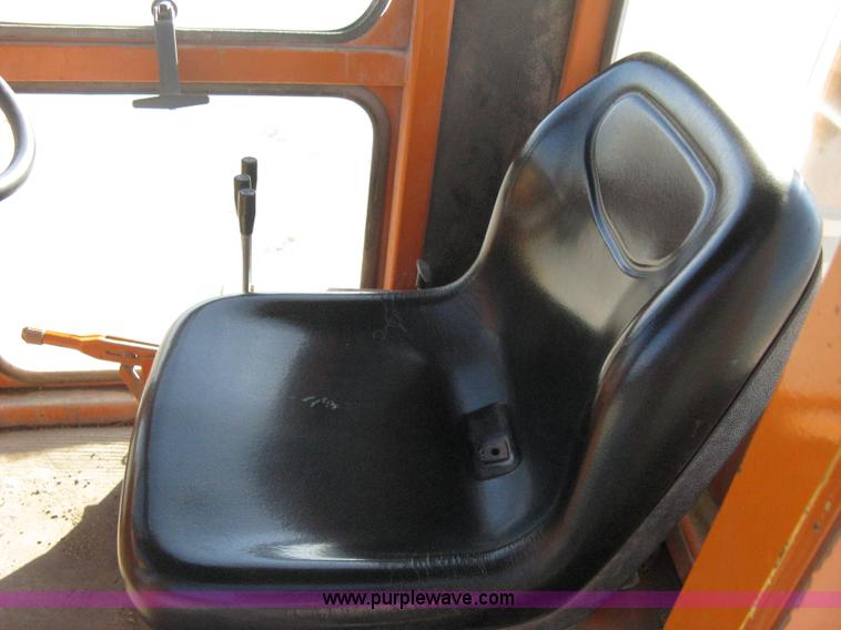 image for item E3069 1996 Waldon Sweep Master II broom