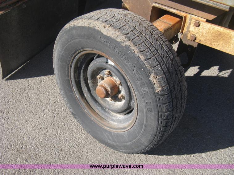 image for item E3069 1996 Waldon Sweep Master II broom