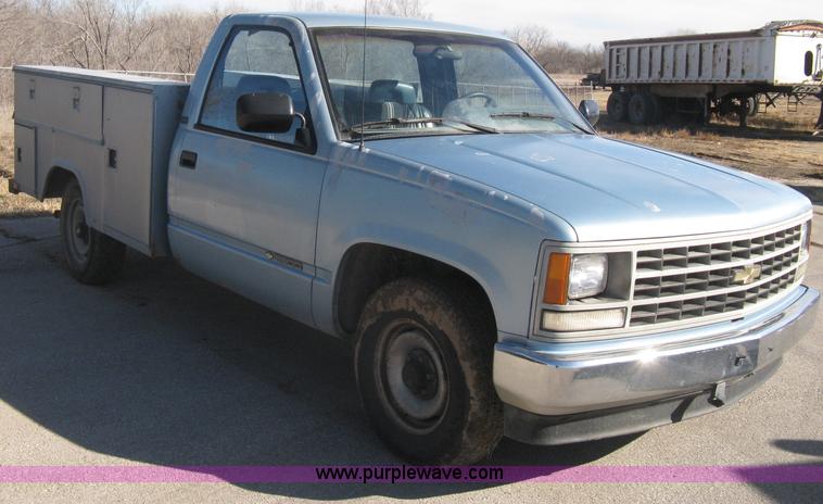 image for item E3073 1992 Chevrolet Cheyenne 2500 utility truck