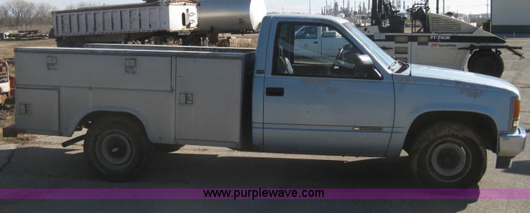 image for item E3073 1992 Chevrolet Cheyenne 2500 utility truck