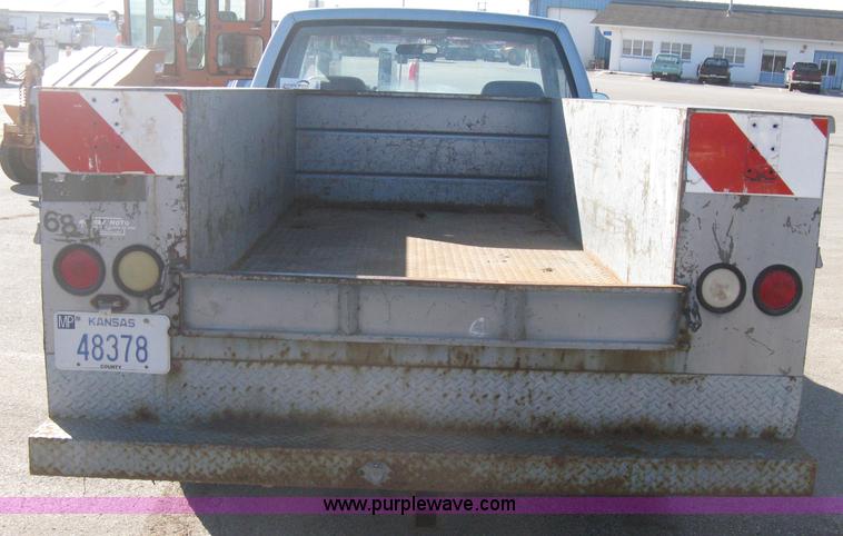 image for item E3073 1992 Chevrolet Cheyenne 2500 utility truck