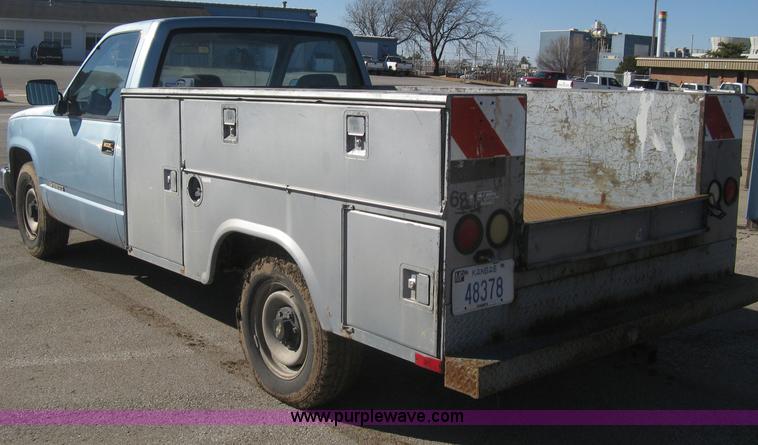 image for item E3073 1992 Chevrolet Cheyenne 2500 utility truck