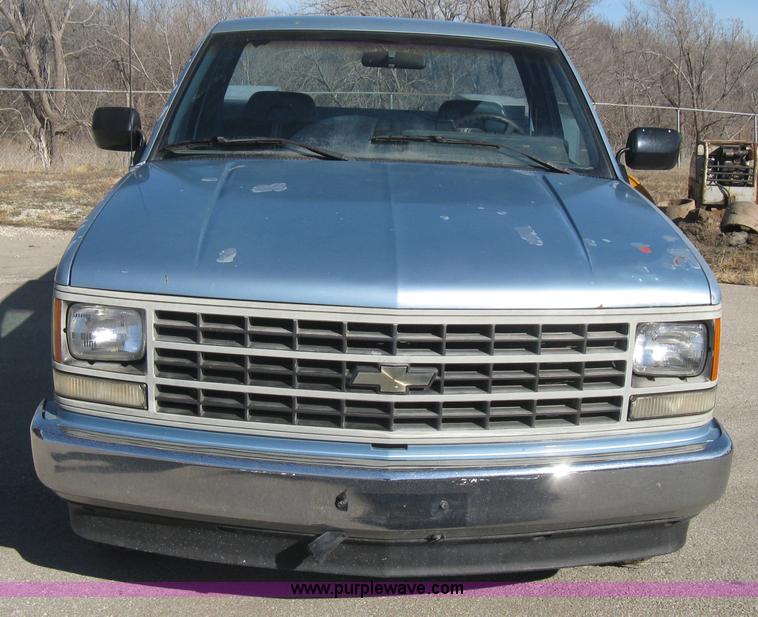 image for item E3073 1992 Chevrolet Cheyenne 2500 utility truck