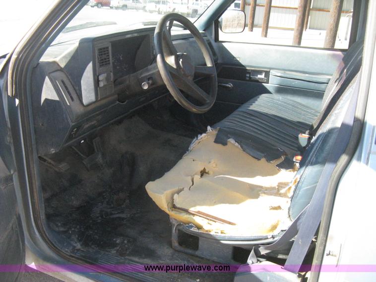 image for item E3073 1992 Chevrolet Cheyenne 2500 utility truck