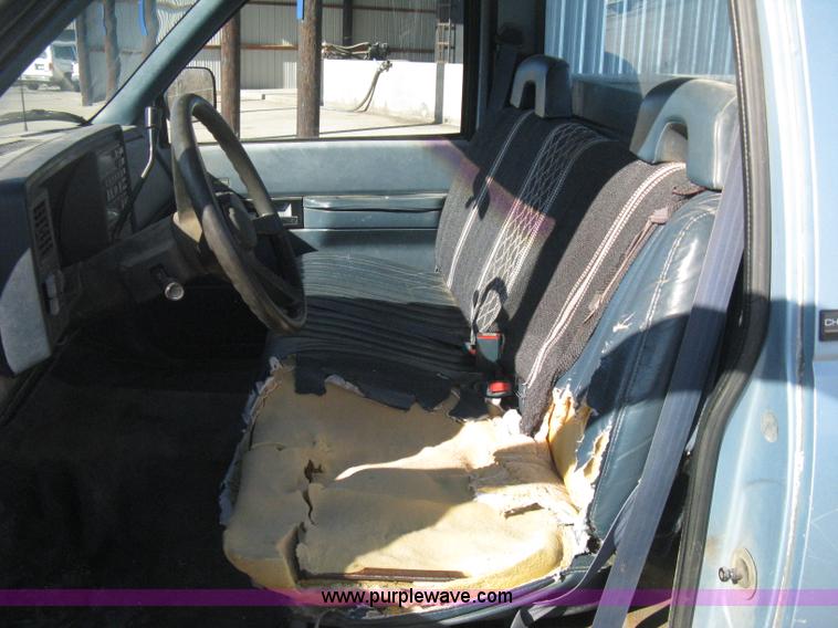 image for item E3073 1992 Chevrolet Cheyenne 2500 utility truck