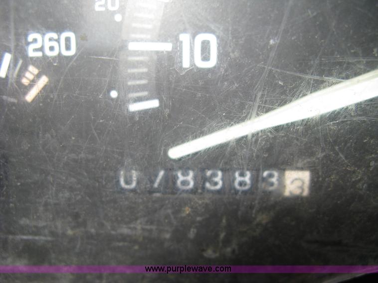 image for item E3073 1992 Chevrolet Cheyenne 2500 utility truck