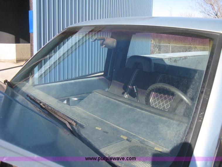 image for item E3073 1992 Chevrolet Cheyenne 2500 utility truck