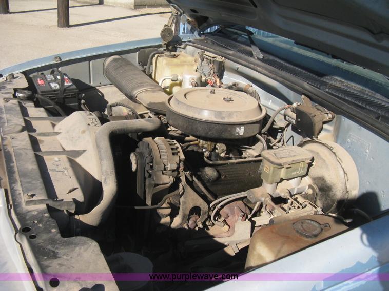 image for item E3073 1992 Chevrolet Cheyenne 2500 utility truck