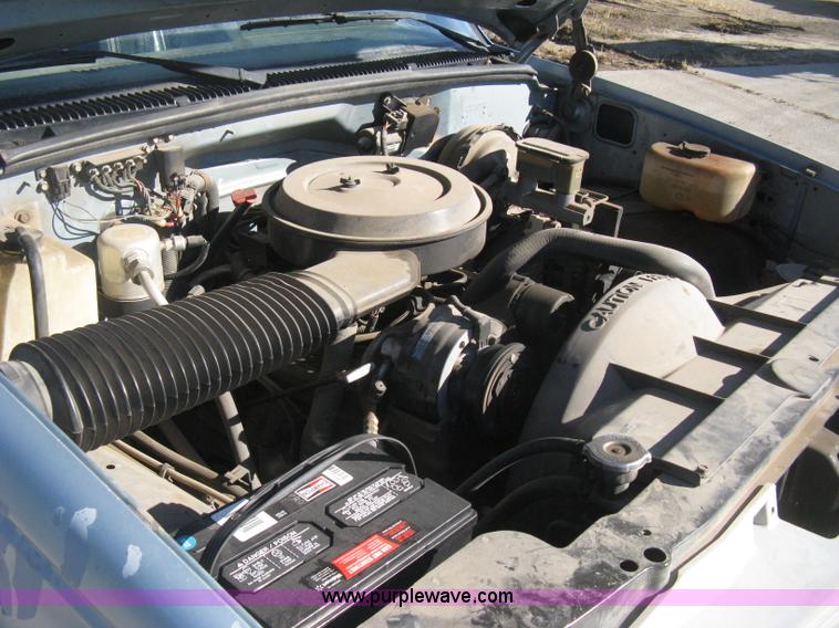 image for item E3073 1992 Chevrolet Cheyenne 2500 utility truck