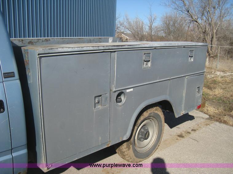 image for item E3073 1992 Chevrolet Cheyenne 2500 utility truck