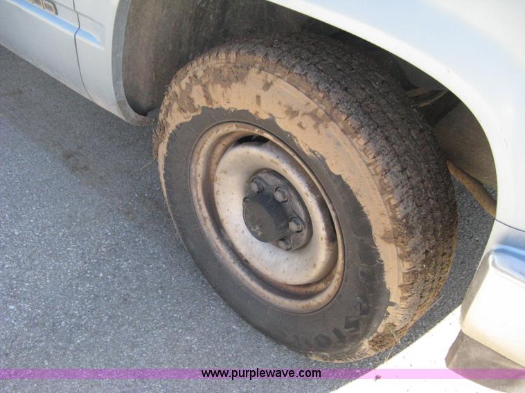 image for item E3073 1992 Chevrolet Cheyenne 2500 utility truck