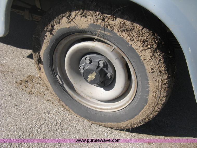 image for item E3073 1992 Chevrolet Cheyenne 2500 utility truck