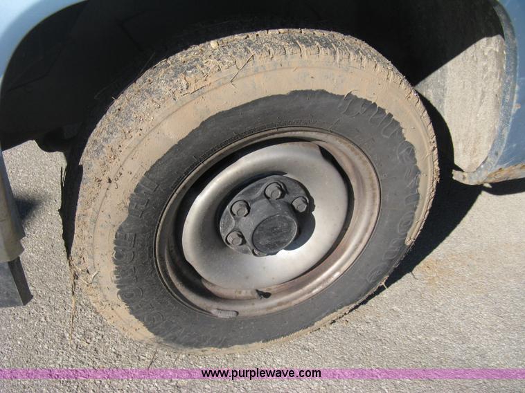 image for item E3073 1992 Chevrolet Cheyenne 2500 utility truck