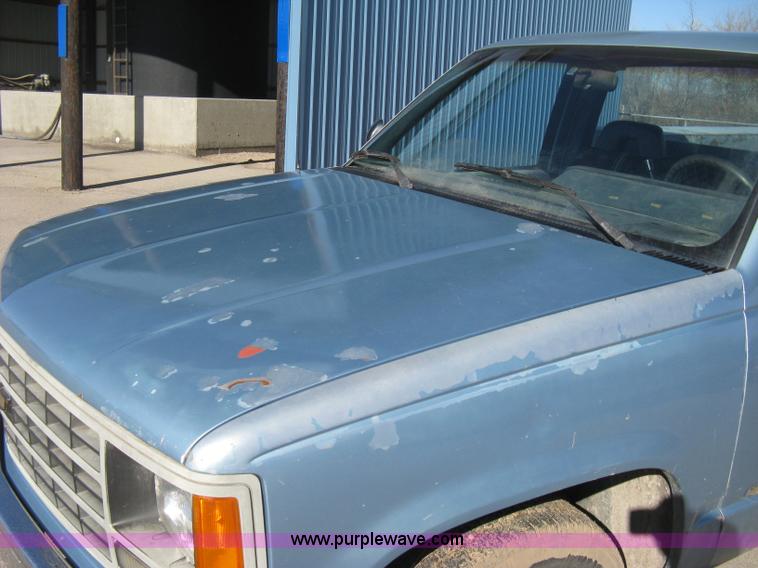 image for item E3073 1992 Chevrolet Cheyenne 2500 utility truck