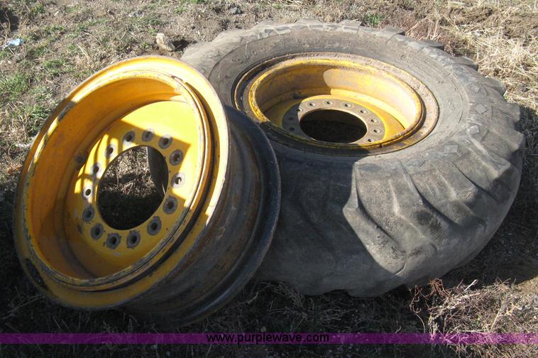 image for item E3074 (2) John Deere motorgrader wheels