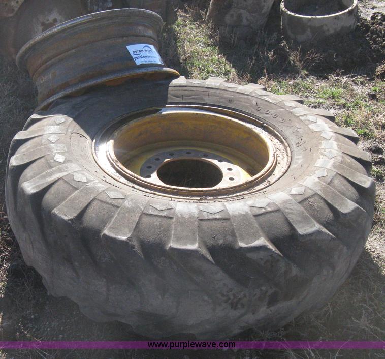 image for item E3074 (2) John Deere motorgrader wheels