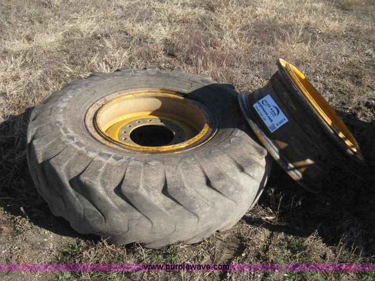 image for item E3074 (2) John Deere motorgrader wheels