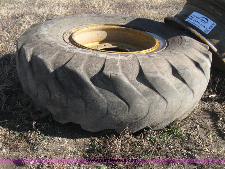 image for item E3074 (2) John Deere motorgrader wheels