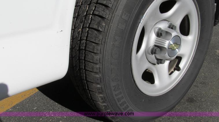 image for item E3673 Laserlux CEN30 Mobile Retroreflectometer with 2006 Chevrolet Express 1500 Cargo van