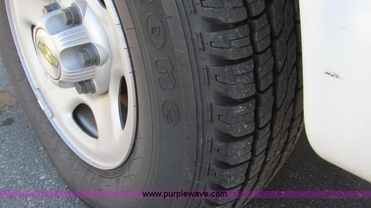 image for item E3673 Laserlux CEN30 Mobile Retroreflectometer with 2006 Chevrolet Express 1500 Cargo van