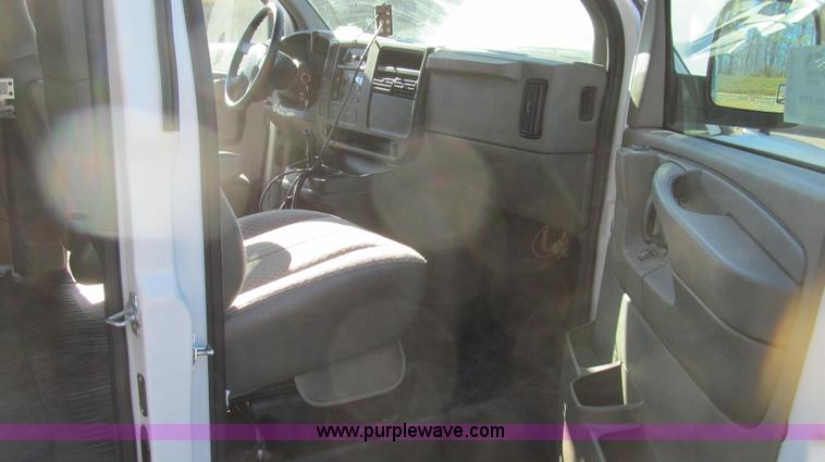 image for item E3673 Laserlux CEN30 Mobile Retroreflectometer with 2006 Chevrolet Express 1500 Cargo van