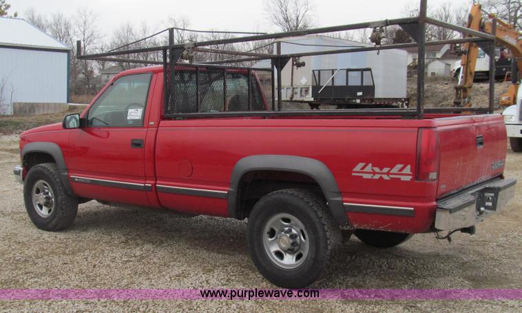 image for item E3700 1998 Chevrolet Silverado 2500 pickup truck