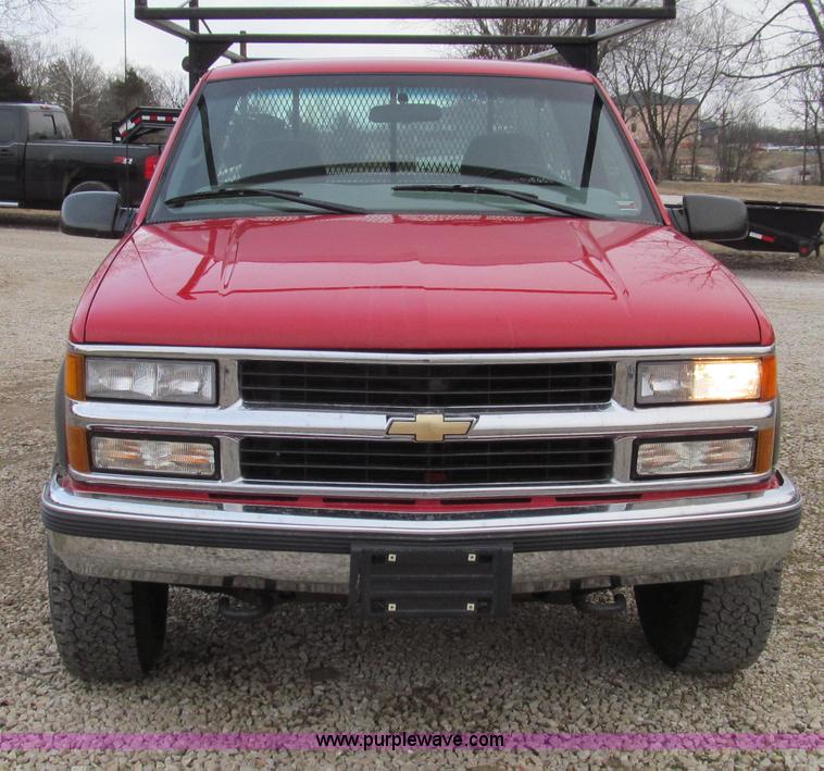 image for item E3700 1998 Chevrolet Silverado 2500 pickup truck