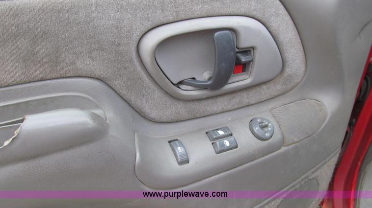 image for item E3700 1998 Chevrolet Silverado 2500 pickup truck