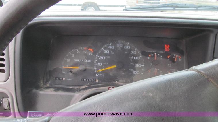 image for item E3700 1998 Chevrolet Silverado 2500 pickup truck