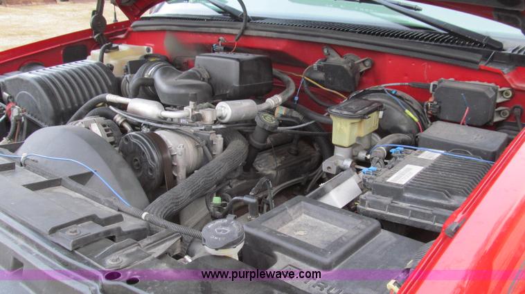 image for item E3700 1998 Chevrolet Silverado 2500 pickup truck