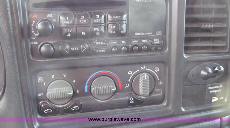 image for item E3707 2001 Chevrolet Silverado 2500HD LS pickup truck