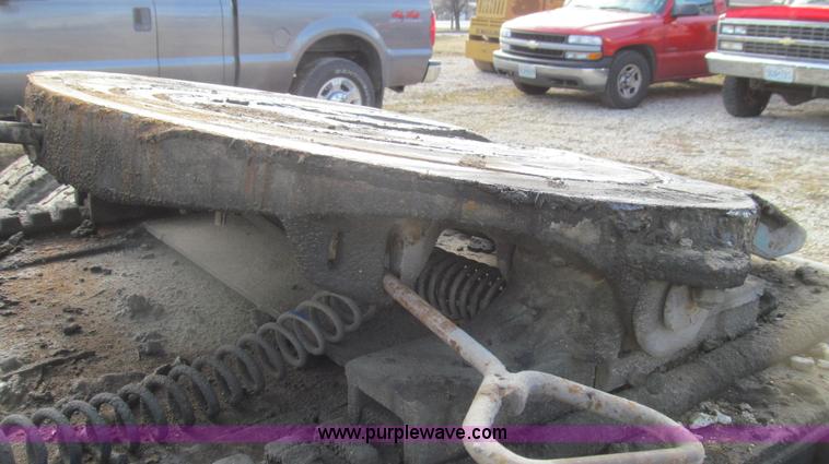 image for item E3717 2001 Volvo VNM semi truck