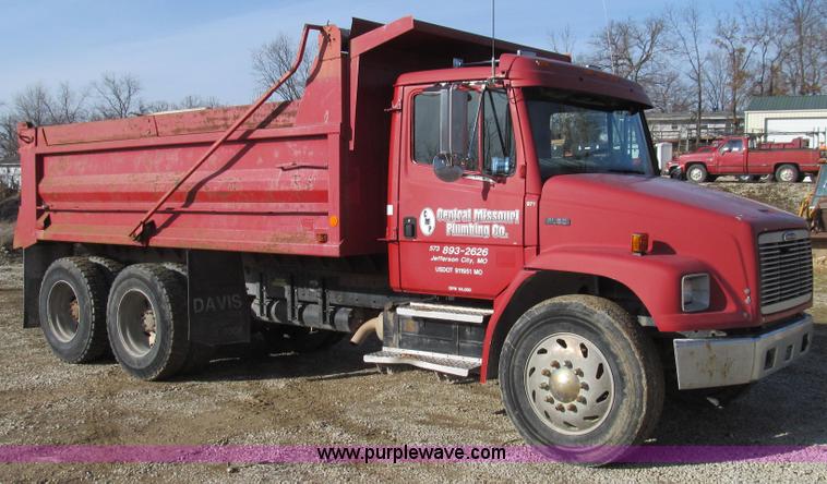 image for item E3719 1997 Freightliner FL80 dump truck