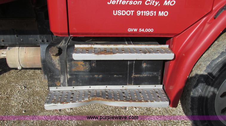 image for item E3719 1997 Freightliner FL80 dump truck