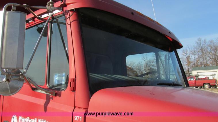 image for item E3719 1997 Freightliner FL80 dump truck