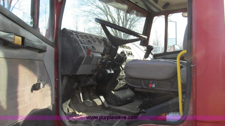 image for item E3719 1997 Freightliner FL80 dump truck