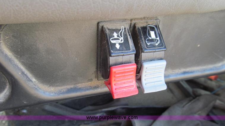 image for item E3719 1997 Freightliner FL80 dump truck