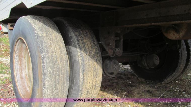 image for item E3720 1991 Fruehauf 30' enclosed van trailer