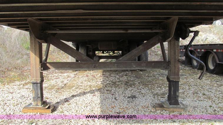 image for item E3720 1991 Fruehauf 30' enclosed van trailer