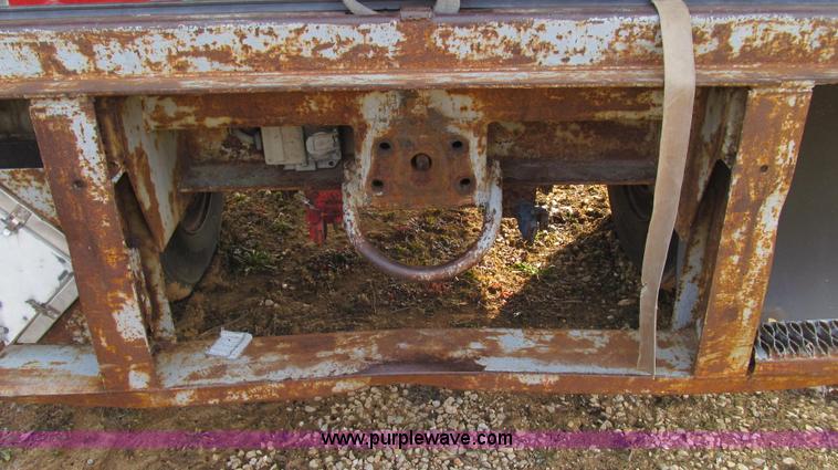 image for item E3720 1991 Fruehauf 30' enclosed van trailer