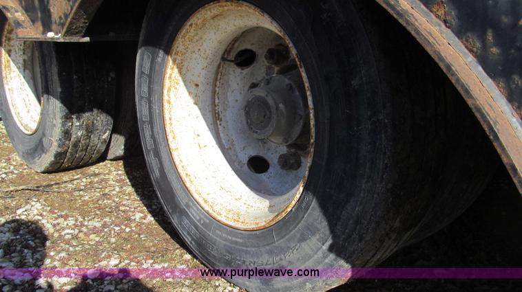 image for item E3721 2002 Trail-Eze TE70HT42 trailer