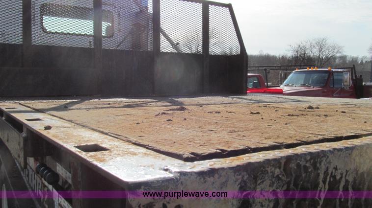 image for item E3721 2002 Trail-Eze TE70HT42 trailer