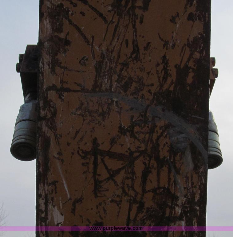 image for item E3722 2001 Case CX160 excavator