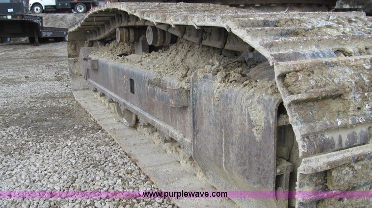 image for item E3722 2001 Case CX160 excavator