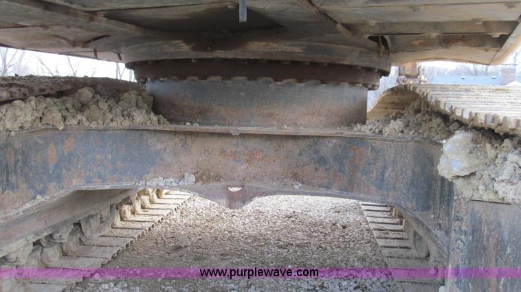 image for item E3722 2001 Case CX160 excavator