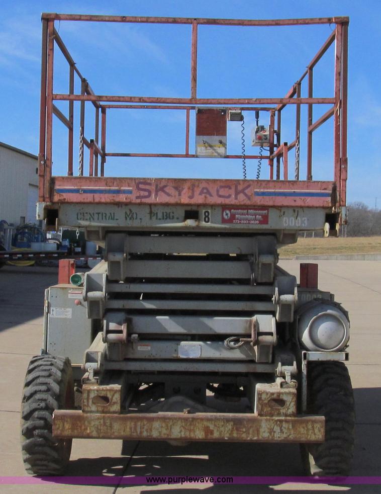 image for item E3734 Skyjack SJ8241F scissor lift