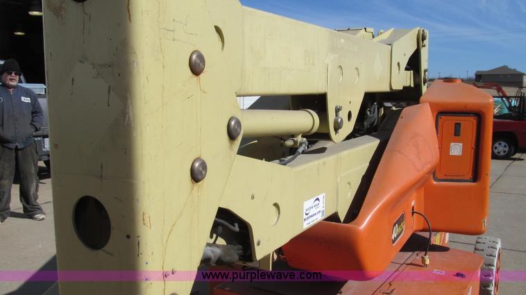 image for item E3736 1998 JLG 40 aerial lift