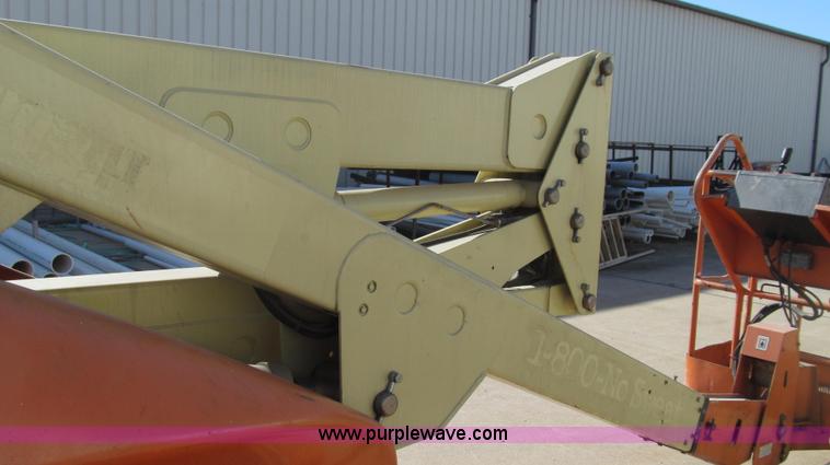 image for item E3736 1998 JLG 40 aerial lift
