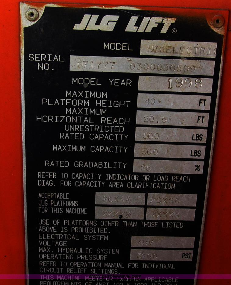 image for item E3736 1998 JLG 40 aerial lift