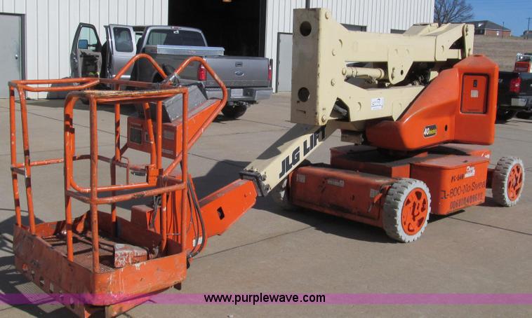 image for item E3737 1998 JLG N40 aerial lift